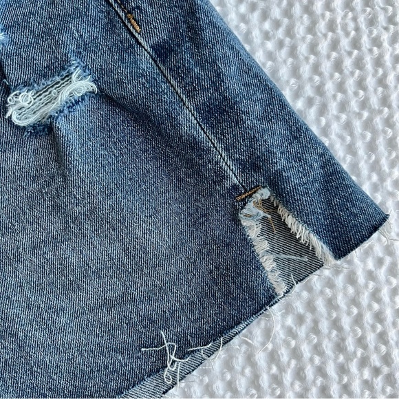 Old Navy High-Rise Curvy OG Straight Cutoff Shorts Lila Blue Size 4 Festival - Picture 3 of 10